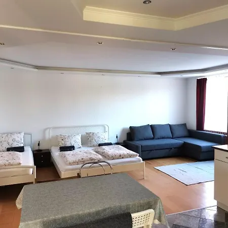 Corso Home, * קסזטלי